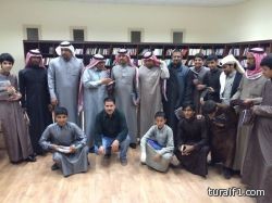 مركز طلحة لتعليم الكبار في ضيافة أدبي الحدود الشمالية “صور”