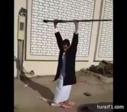 طالب يحتفل بانتهاء الاختبارات بالسلاح.. و”الشرطة” تلقي القبض عليه