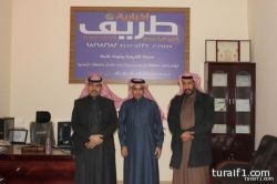 نادي الهلال يبدأ حملة توزيع المساعدات العينية بالشمال بزيارة لإخبارية طريف ( صور )
