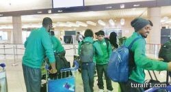لاعبو المنتخب السعودي يعودون لمنازلهم بسيارات أجرة.. ويشتكون: “حالتنا المادية السيئة أثرت على أدائنا”
