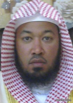 منسوبو الدفاع المدني بحزم الجلاميد يهدون طباخهم جوال وراتبين بمناسبة المكرمة الملكية