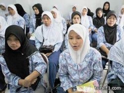 بن مساعد يهاجم أحد منتقدي قصيدته الأخيرة ويصفه بـ “الدنيء”