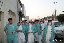 بالصور..رئيس بلدية القريات يفاجئ مطاعم ومحال المحافظة بجولة رقابية وتفتيشية يغلق خلالها مطعم ويخالف ٤ محال