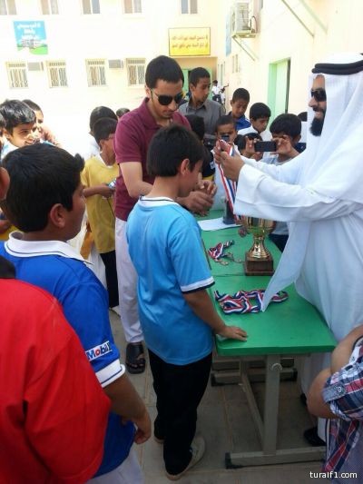 بالصور..مدرسة القادسية الإبتدائية بطريف تنظم لطلابها اليوم المفتوح في ختام الأنشظة المدرسية للعام الدراسي