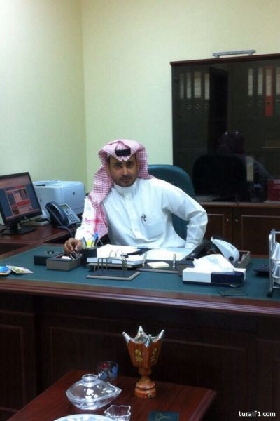 منسوبو مركز الرعاية الصحية الاولية بحي الصالحية بطريف يقيمون حفل وداع لأحد زملائهم بعد نقله