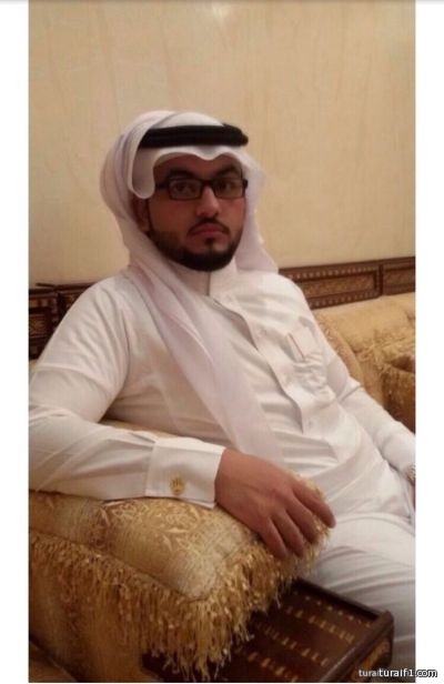 بسبب حشرة ..”ميركل” تتأخر عن الترحيب بكاميرون في قمة دول الـ7