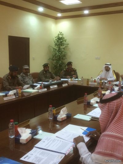 جمعية  طريف الخيرية  توزع على المستفيدين مساعدات مالية وعينيه قبل دخول شهر رمضان