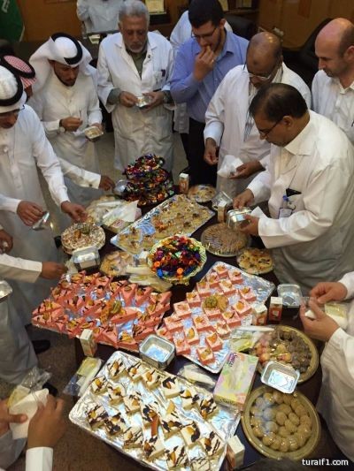 بالصور..مستشفى طريف العام يقيم حفل معايده لمنسوبيه
