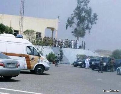 استشهاد12 رجل أمن و اصابة 9 آخرين في تفجير انتحاري بمسجد قوات الطوارئ بعسير