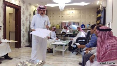 بالصور..بلدية طريف تعقد اجتماع لفتح مظاريف عدد من المشاريع الإستثمارية بالمحافظة