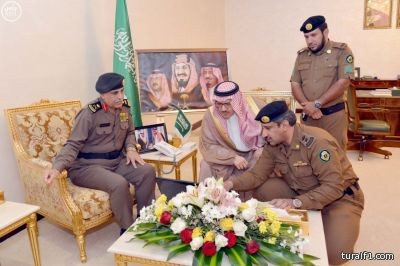 أمير الحدود الشمالية يستقبل مديري الشرطة والمرور بالمنطقة
