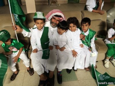 مدرسة عمر بن عبدالعزيز الابتدائية بطريف تحتفل باليوم الوطني 85