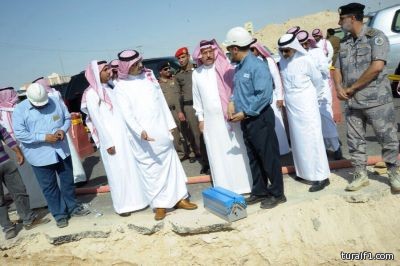 بالصور..أمير الجوف يقف على إعادة الكهرباء للقريات وطبرجل
