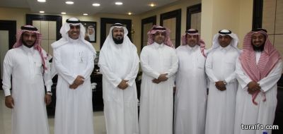 أمير منطقة الحدود الشمالية يشيد بمهام رجال الأمن خلال تفقده شرطة المنطقة