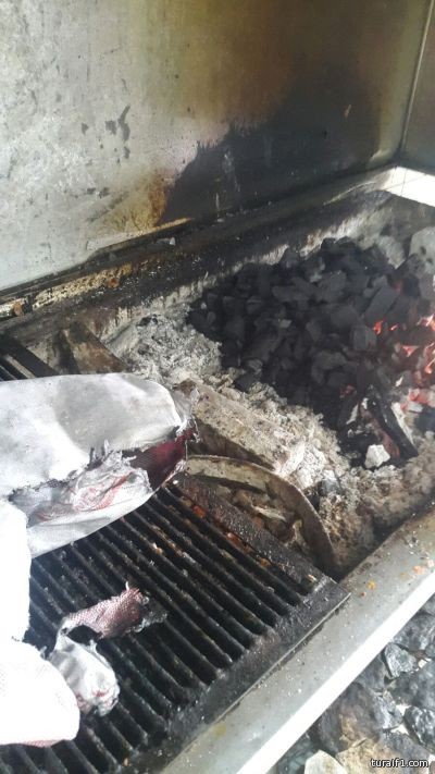 بالصور..بلدية طريف تنفذ حملة تفتيشية على مطاعم المحافظة وتخالف عدد منها وتستبعد أحد العمال بسبب علامات جروح