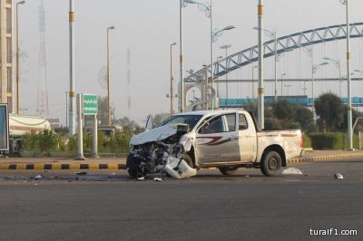 بالصور..إصطدام سيارتين على الطريق الدولي بالقرب من اسكان قوى الأمن بطريف