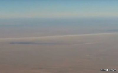 بالفيديو : تصوير جوي مرعب لكمية الأدخنة المنبعثة من مصنع اسمنت الجوف بإتجاه طريف