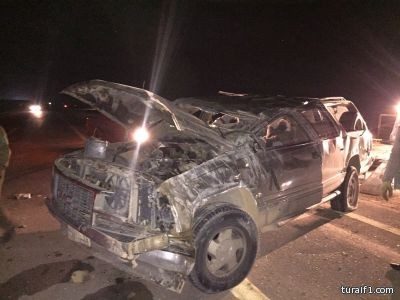 بالصور..وفاة وإصابة خمسة شبان بحادث انقلاب على طريق جديدة عرعر