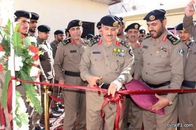 مدير الأمن العام بالمملكة يتفقد القوة الخاصة لأمن الطرق بالشمالية