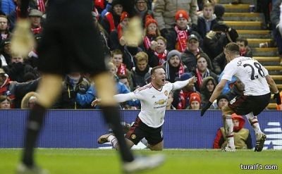 روني يقود مانشستر يونايتد لفوز صعب على ليفربول بالدوري الإنجليزي