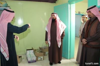 القريشي يتفقد بداية العام الدراسي في مدارس الشمالية