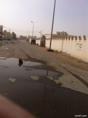 بالصور..سوء السفلتة وكثرة الحفر داخل حي سلطانة بطريف يثير غضب الأهالي
