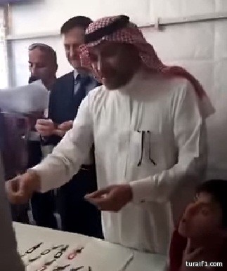 بالفيديو.. “سفير المملكة بالأردن” للاجئين السوريين: أنتم الضيوف ونحن الخدم