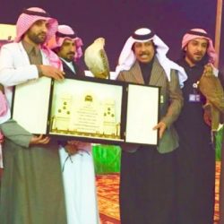 بالصور..مكتب عمل طريف ينهي توقف 21 وافد بإحدى الشركات بسبب خلاف على بعض بنود العقد