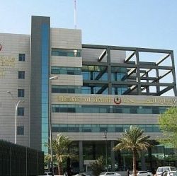 فريق طبي من مركز السكر التخصصي بطريف يزور المتوسطة الثانية