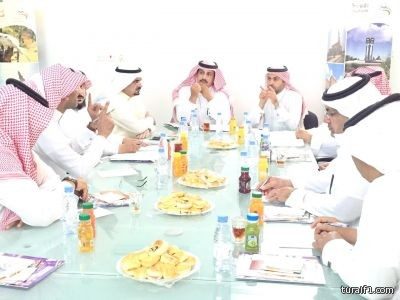 ‏‫‫سياحة الشمالية والمجلس البلدي يناقشان آلية إقامة المهرجانات والفعاليات في مدينة عرعر لصيف 1437 هــ