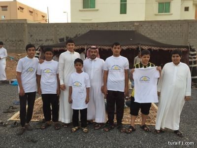 بالصور..شباب مركز طريف الموسمي يشاركون في مخيمات الإفطار بطريف