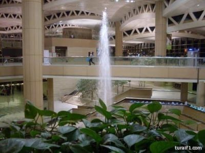 موظفون يتهمون شركة مطارات الرياض باتباع “المحسوبية” في الترشيح للوظائف وتحديد المزايا المالية