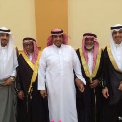 عرعر : أبناء يتركون والدهم أمام مجمع تجاري بالرياض