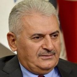 بالفيديو.. جنود أتراك يسلمون أنفسهم لقوات الأمن بعد فشل محاولة الانقلاب