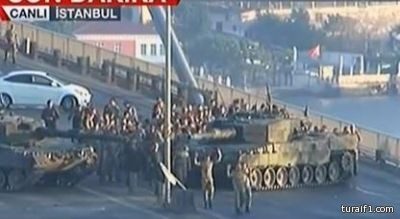 بالفيديو.. جنود أتراك يسلمون أنفسهم لقوات الأمن بعد فشل محاولة الانقلاب