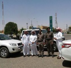 بالصور..وقوع حادث إصطدام اثر قطع سيارة إشارة إسكان قوى الأمن بطريف