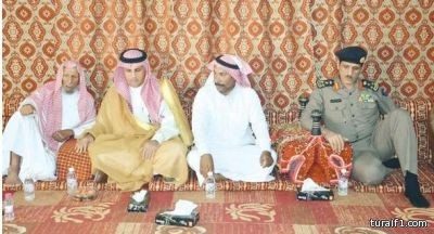 أمير الجوف والفريق العمرو يعزيان والد الشاب الرويلي