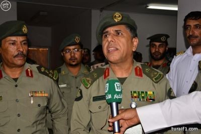 بالصور..اللواء اليحيى يتفقد عمل الجوازات في منفذ جديدة عرعر بالحدود الشمالية