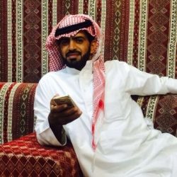 أمير الحدود الشمالية يؤدي صلاة العيد ويستقبل المهنئين