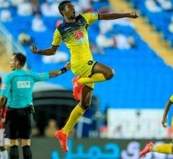 الاتفاق يقلب تأخره لفوز صعب على الهلال في افتتاح الجولة الثالثة بدوري جميل