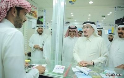 وزير العمل يؤكد أنه لا تراجع عن قرار توطين قطاع الاتصالات