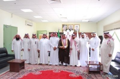 بالصور..الغبين يكرم عميد ومنسوبي الكلية التقنية بعرعر على حسن استضافتهم لاختبارات الوزارة