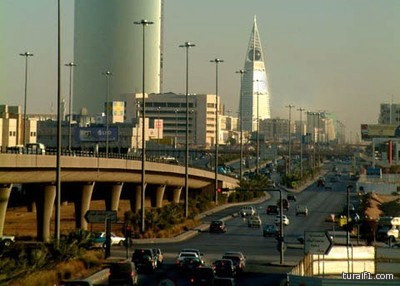 – الأسر السعودية تفقد 35.2% من دخلها بسبب التضخم