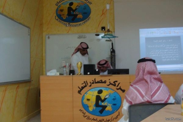 متوسطة طريف تستقبل طلابها باحتفالية خاصة وزعت فيها أكثر من 250 هدية