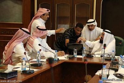 أمانة الحدود الشمالية تحذر المقاولين المتعثرين في المنطقة وتسحب بعض مشاريعهم