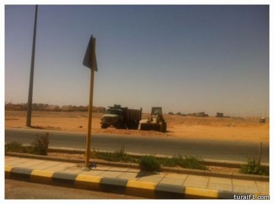 في غفلة من البلدية وشرطة طريف : تجار الرمال يدخلون الأحياء من جديد