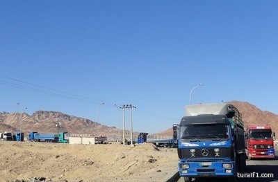 اضراب موظفي الجمارك الأردنية يشل الحركة في منفذ العمري