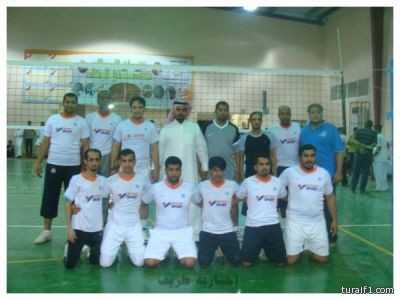 وسط حضور جماهيري غفير تتأهل أقوى الفرق لدور الأربعة في بطولة الطائرة الرمضانية بطريف ( تقرير مصور )