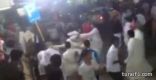 بالفيديو: مشاجرة جماعية بـ”السكاكين” بسبب “موقف سيارة” بالهفوف