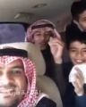 بالفيديو..مواطن ينقذ طلاب علقت حافلتهم بسبب الأمطار في عرعر